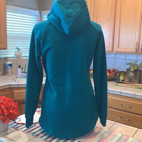 The North Face Sweater - Picture 7 of 7